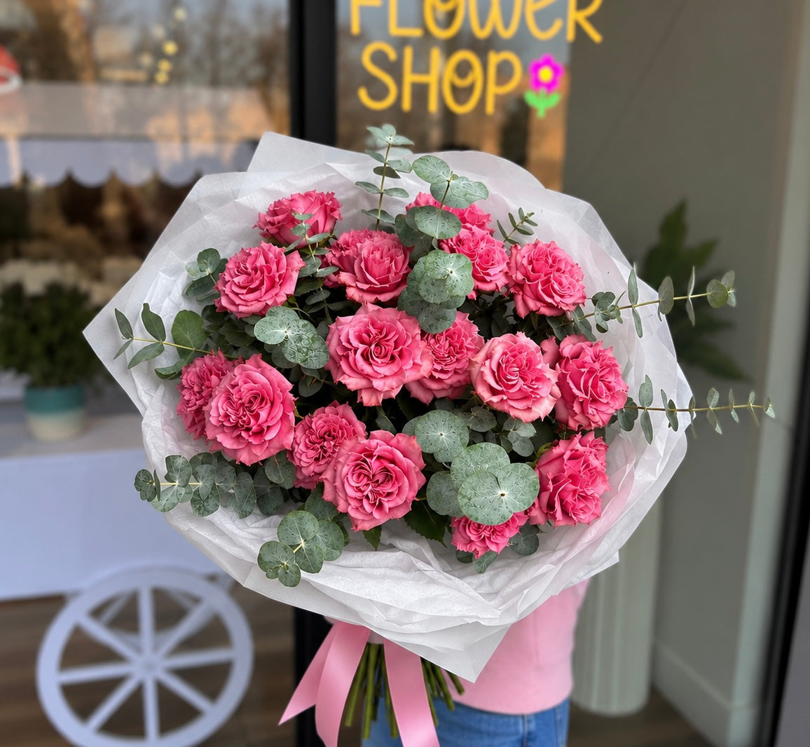 Pink Perfection – 17 Roses Bouquet