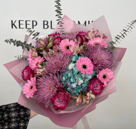 Hydrangea and Gerbera Elegance